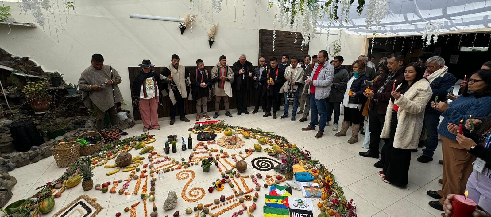 Sesión de la Mesa para la Co-construcción de Paz Territorial entre el Gobierno y 'Comuneros del Sur'. 