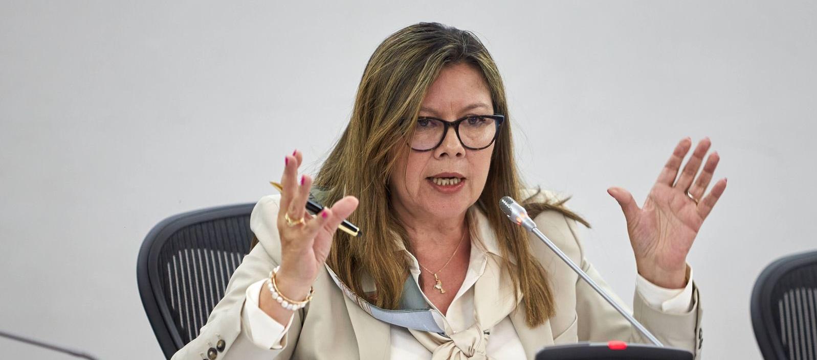Fiscal General, Luz Adriana Camargo.