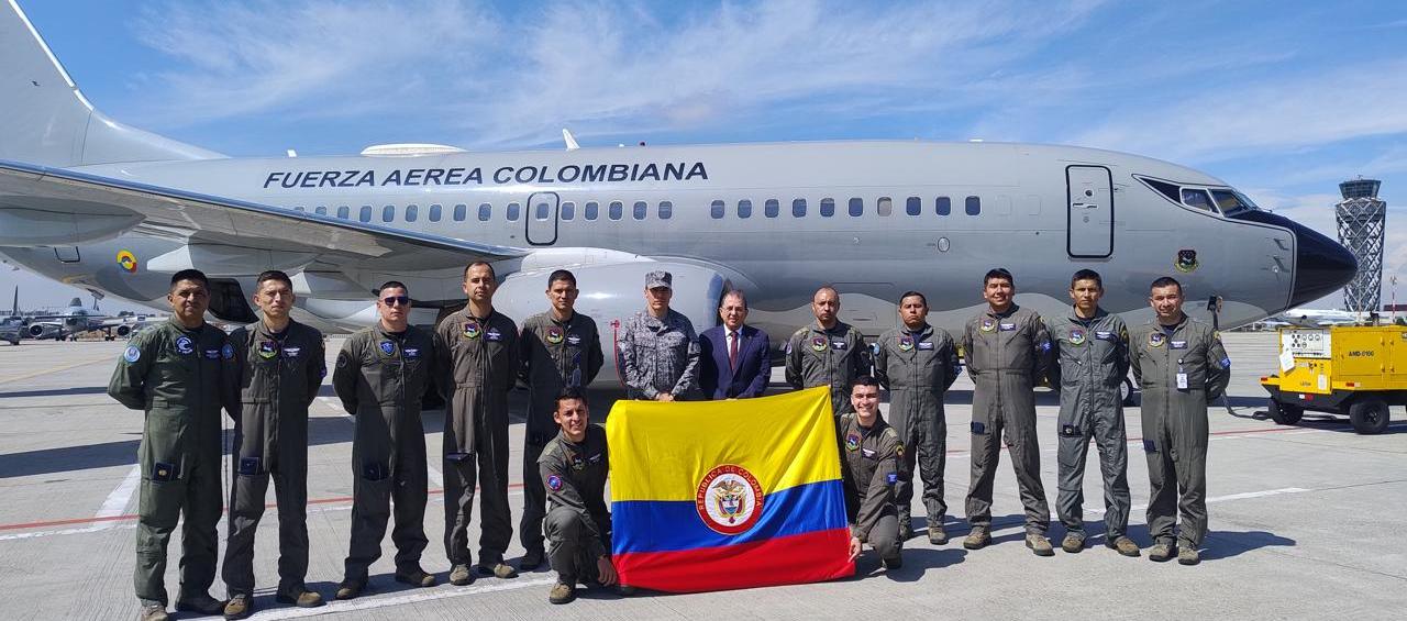 Fuerza Aérea realizará el vuelo en un Boeing 737.