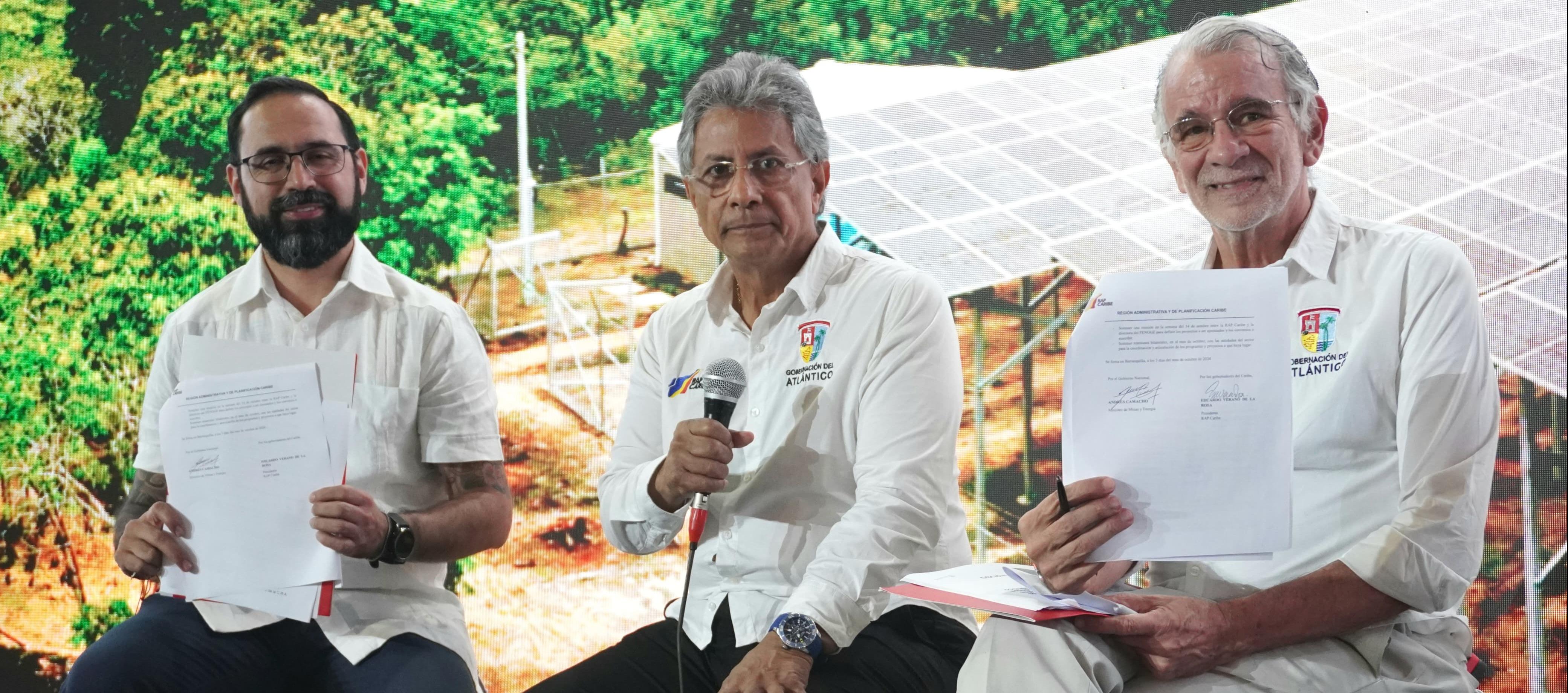 Ministro de Minas Andrés Camacho, Humberto Mendieta y el Gobernador Eduardo Verano.