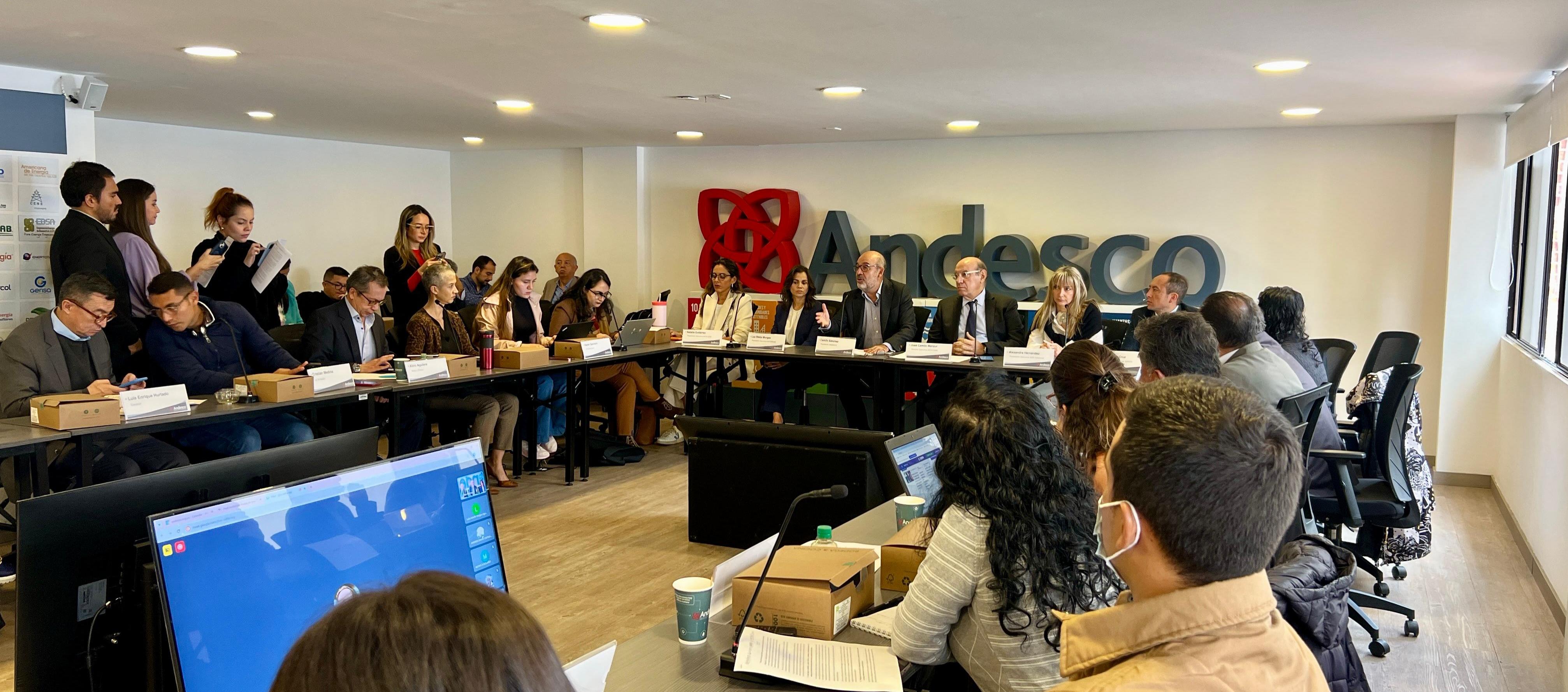 Rueda de prensa de los gremios energéticos.