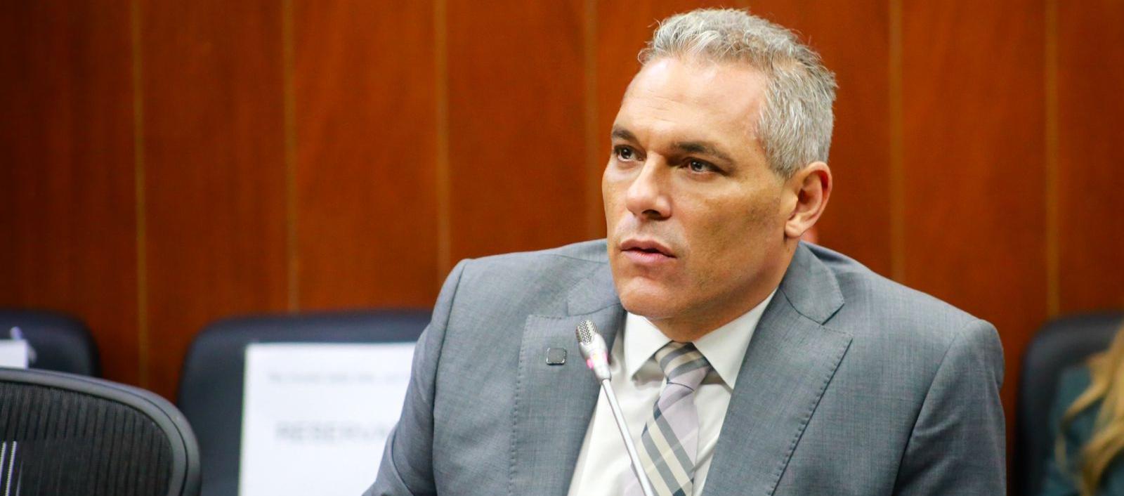 Senador José David Name Cardozo.