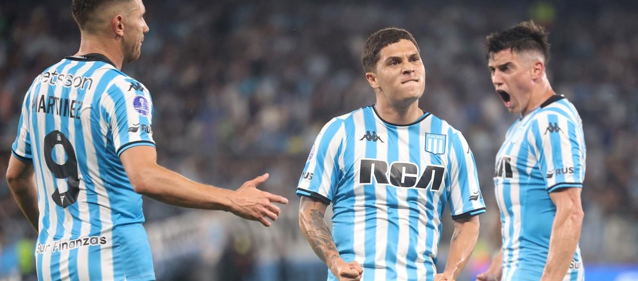 Juan Fernando Quintero celebrando. 