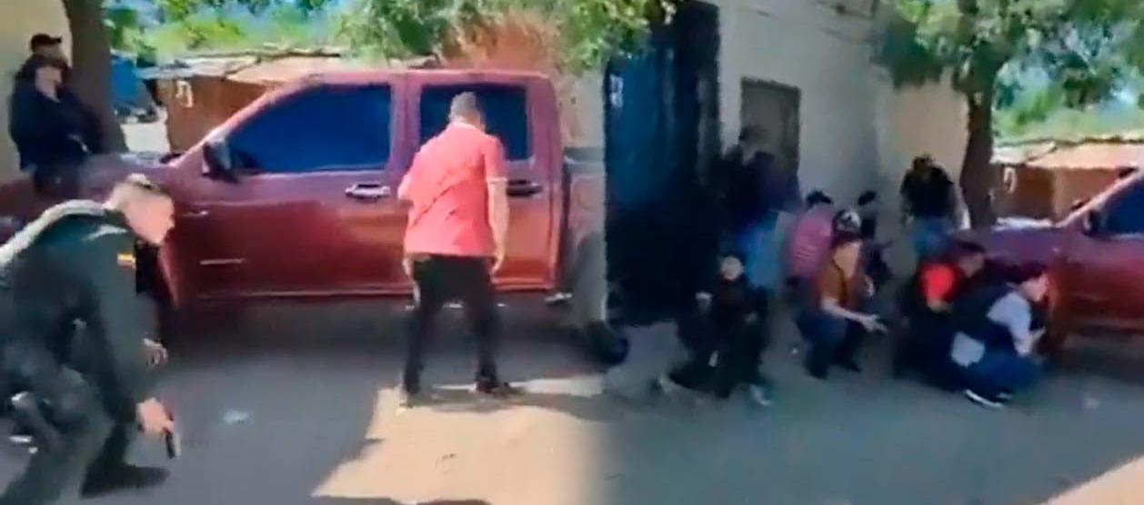 Momentos del intercambio de disparos.