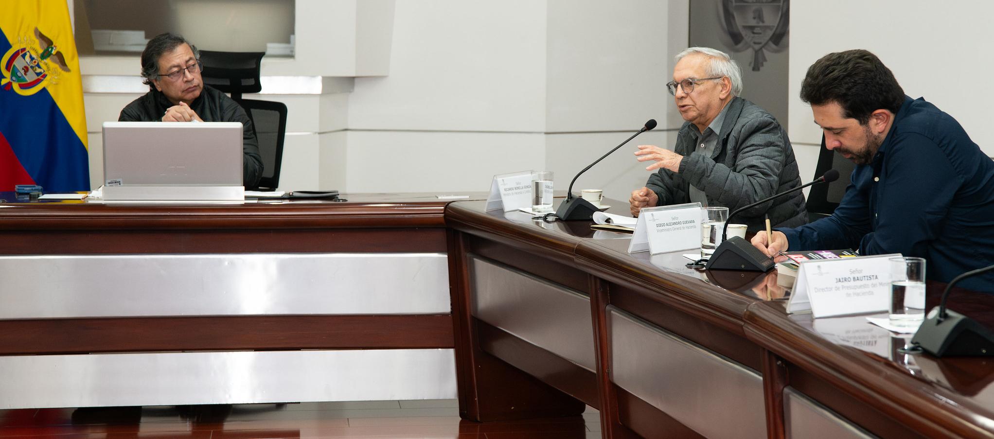 El Presidente Gustavo Petro y el Ministro de Hacienda, Ricardo Bonilla.