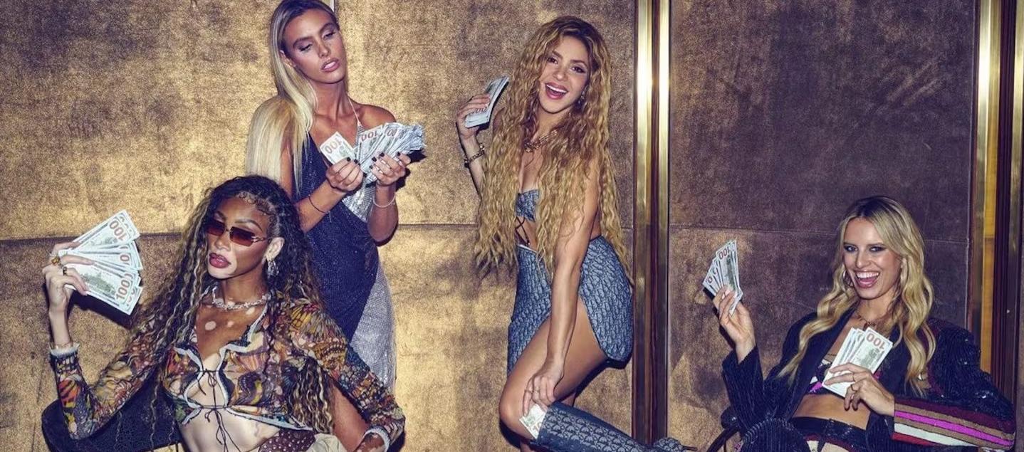 Shakira junto a Winnie Harlow, Lele Pons y Karolina Kurkov.