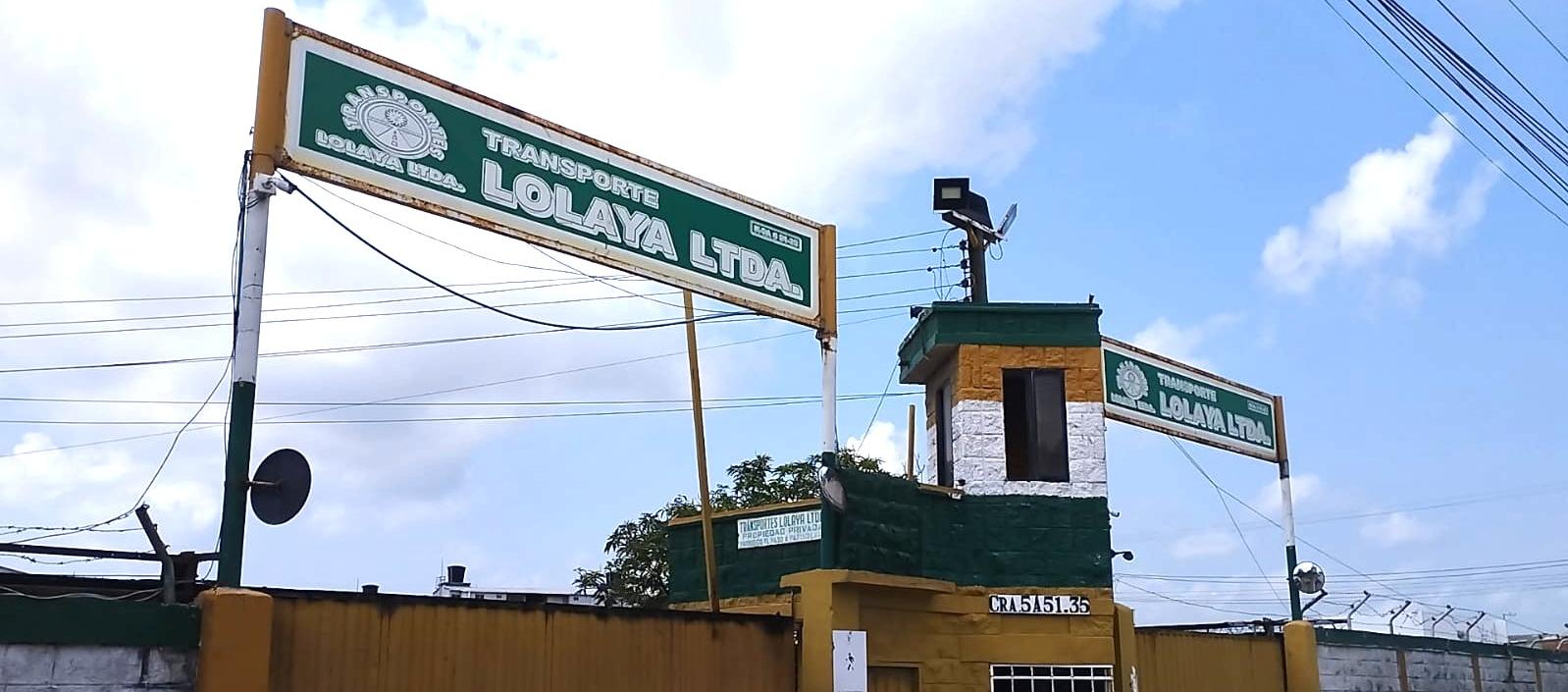Fachada de la nevada de Transporte Lolaya. 