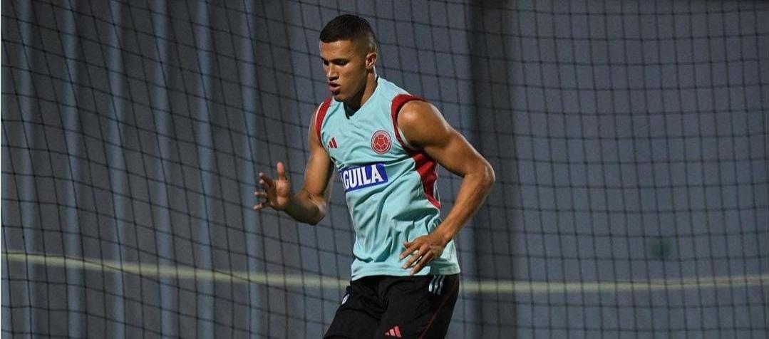 Nelson Deossa ya había estado en un microciclo de la selección nacional bajo las órdenes de Néstor Lorenzo en 2022.