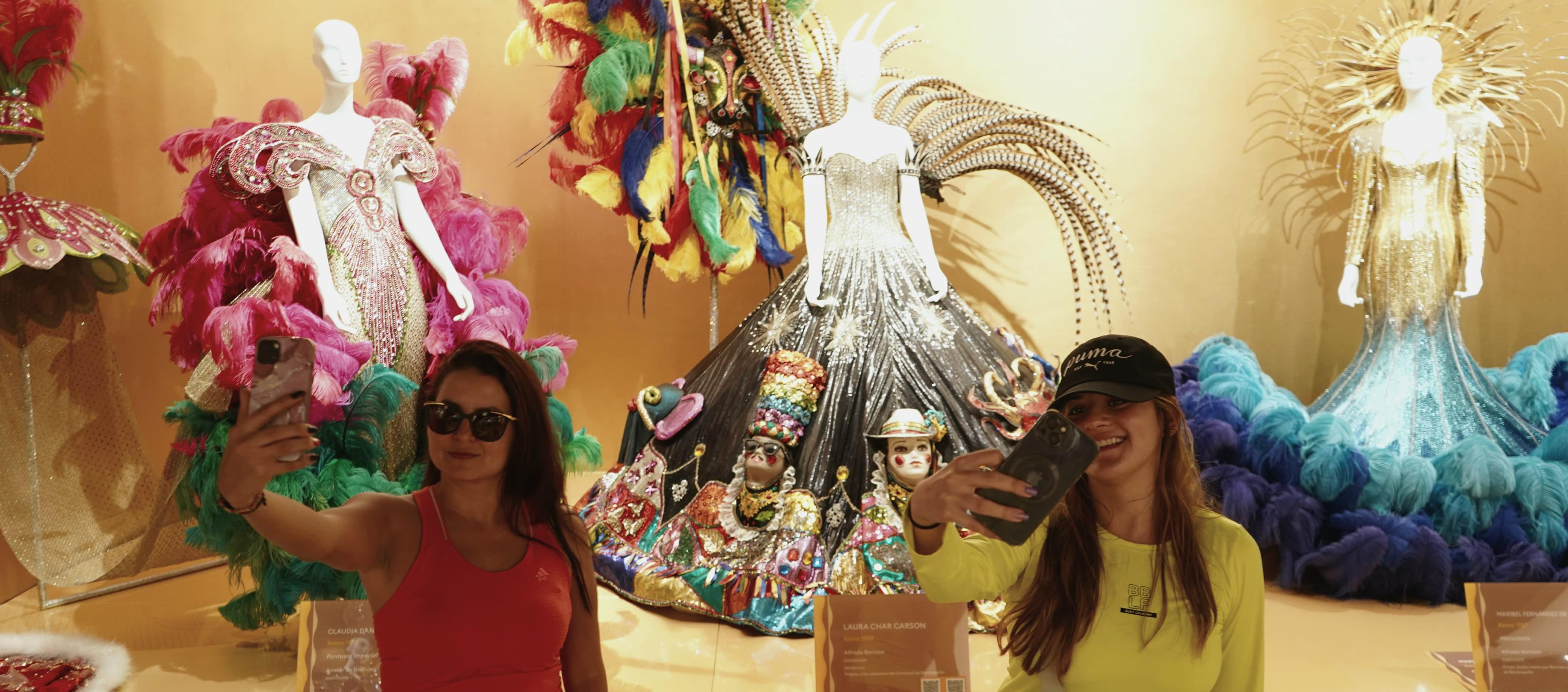 Asistentes de la "Ruta Turística". 