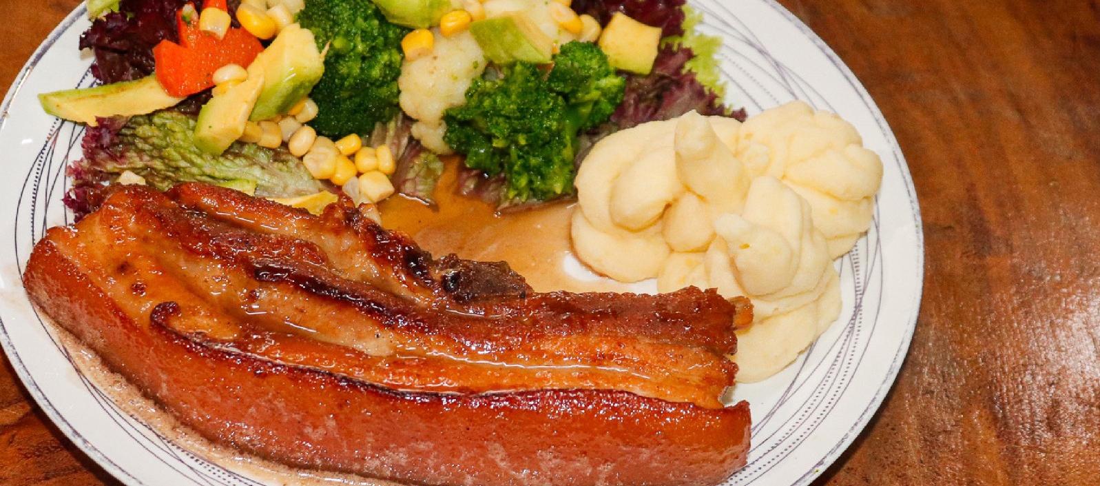 Chicharrón en salsa crujiente del restaurante 'El cerdo sabrozón'. 