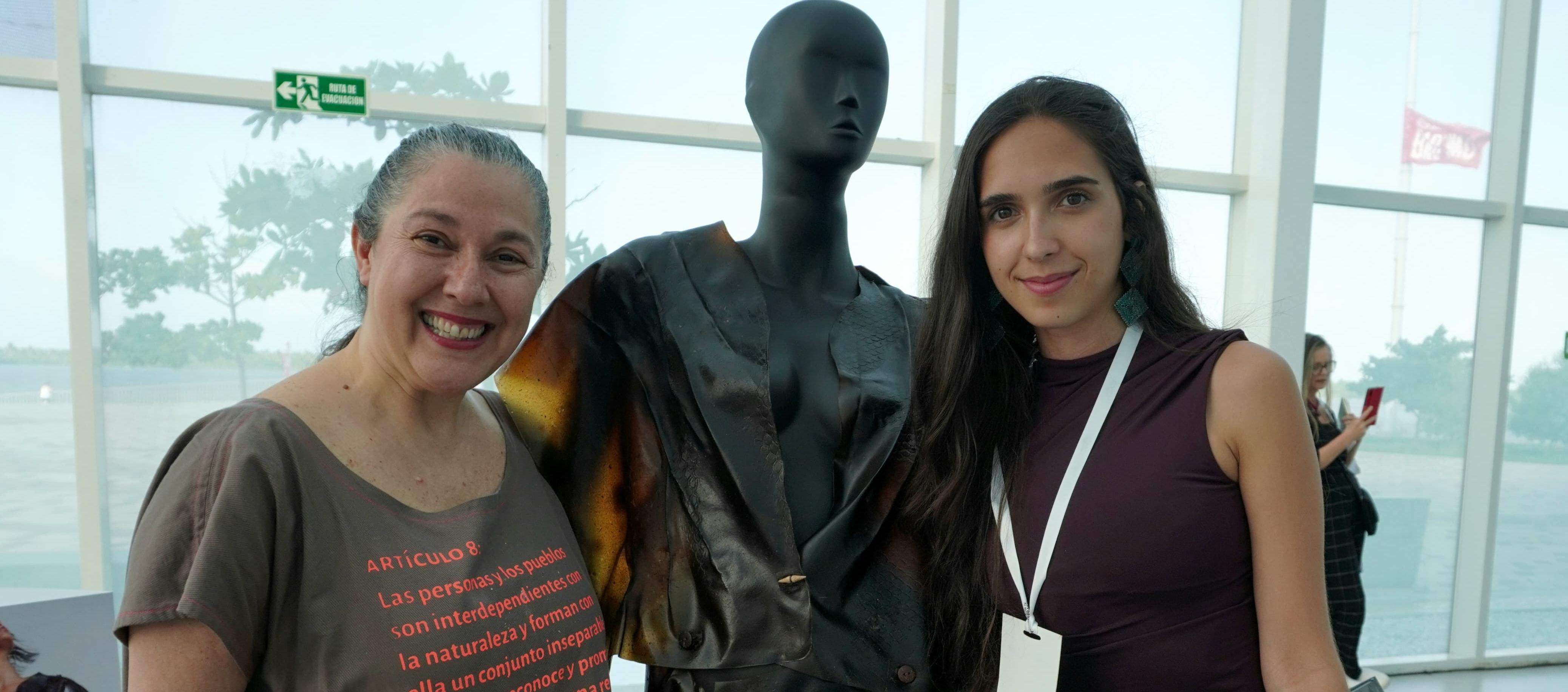 Laura Novik junto a María José Sossa, ambas de Argentina.