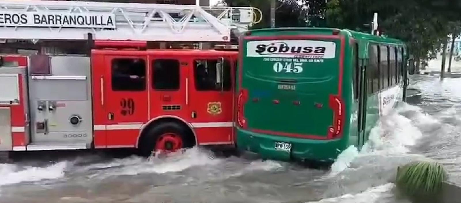 Emergencia en el arroyo de la 85.