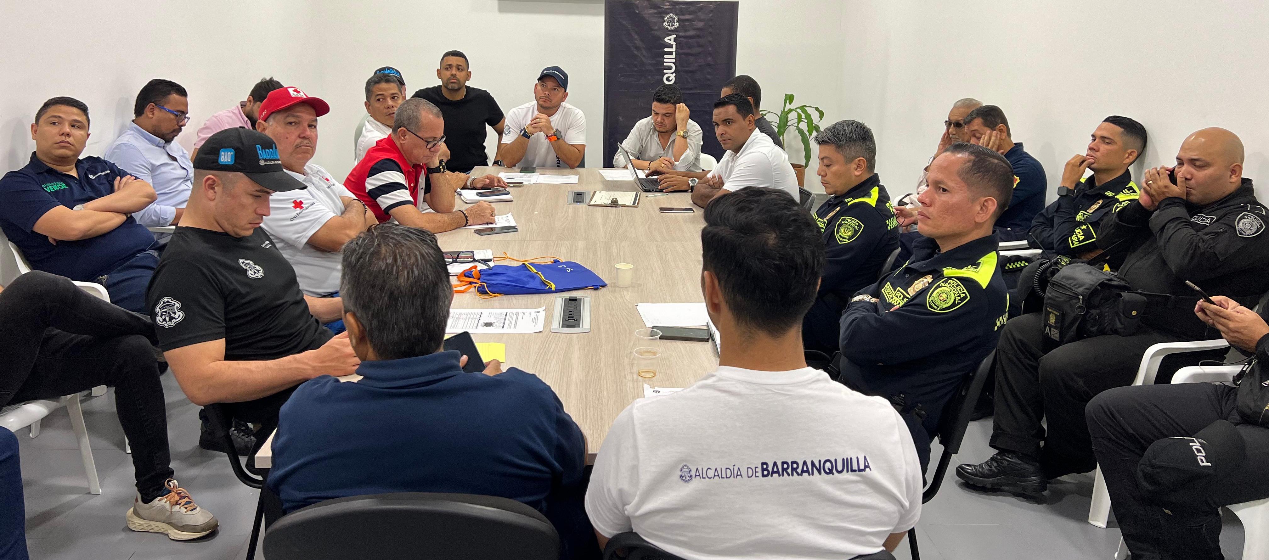 La reunión de las autoridades distritales con la Policía, Personería y Junior.