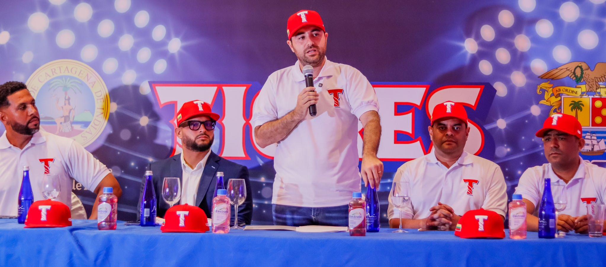 Acto de presentación de Tigres de Cartagena para la temporada 2024-2025 de béisbol profesional.
