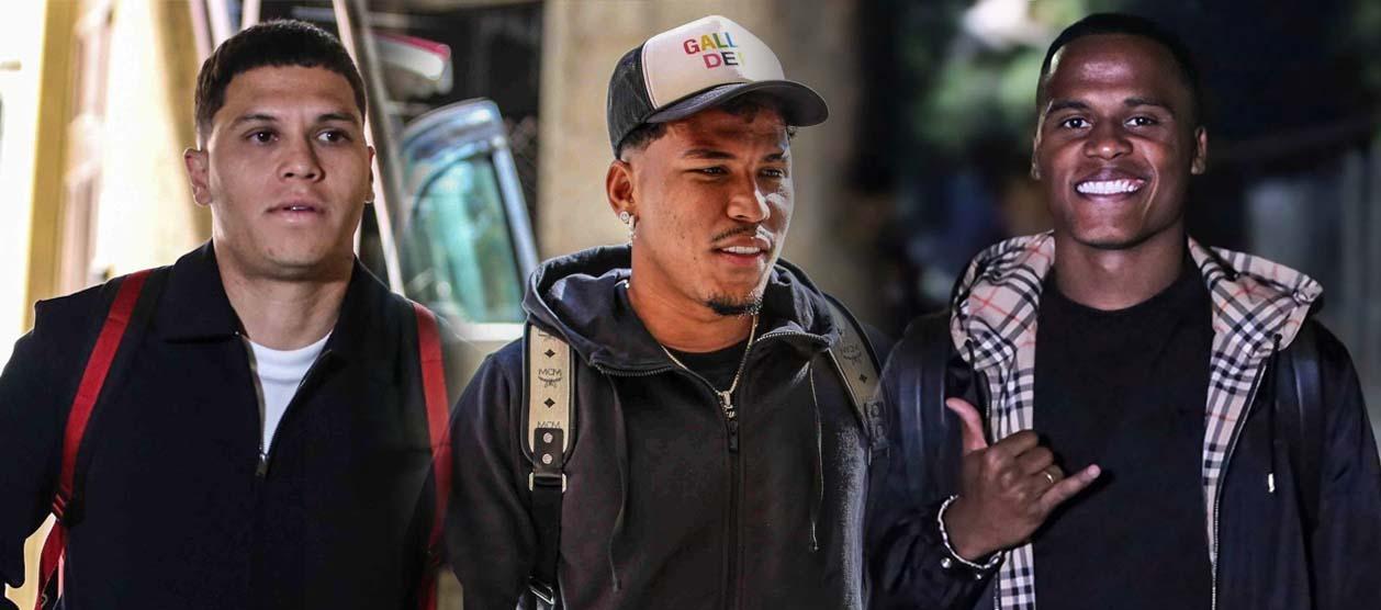 Juan Fernando Quintero, Roger Martínez y Jhon Arias a su arribo a la concentración de la Selección Colombia. 