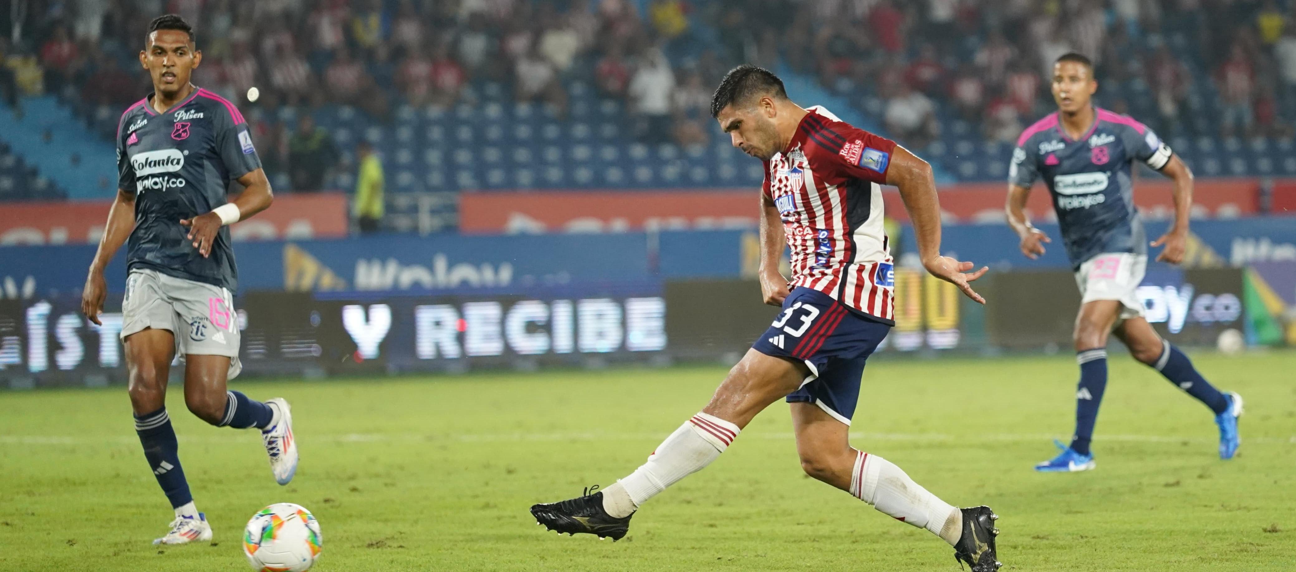 El argentino Nicolás Zalazar tuvo varias opciones de gol contra el Medellín.