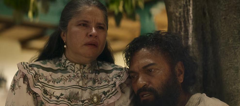 Marleyda Soto como Úrsula Iguarán y Diego Vásquez como José Arcadio Buendía. 