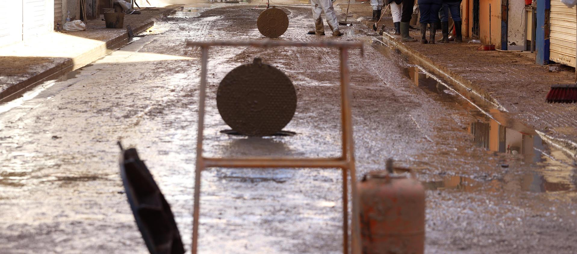 Lodo en las calles de Valencia.