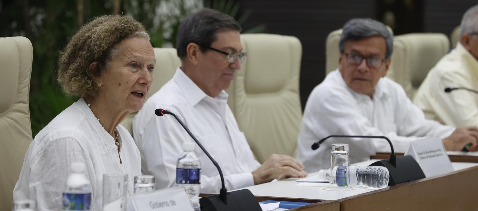 Vera Grabe, Bruno Rodríguez y 'Pablo Beltrán'.