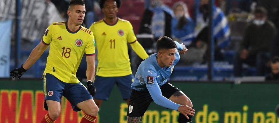 Santos Borré en acción de juego en la última visita de Colombia a Uruguay.