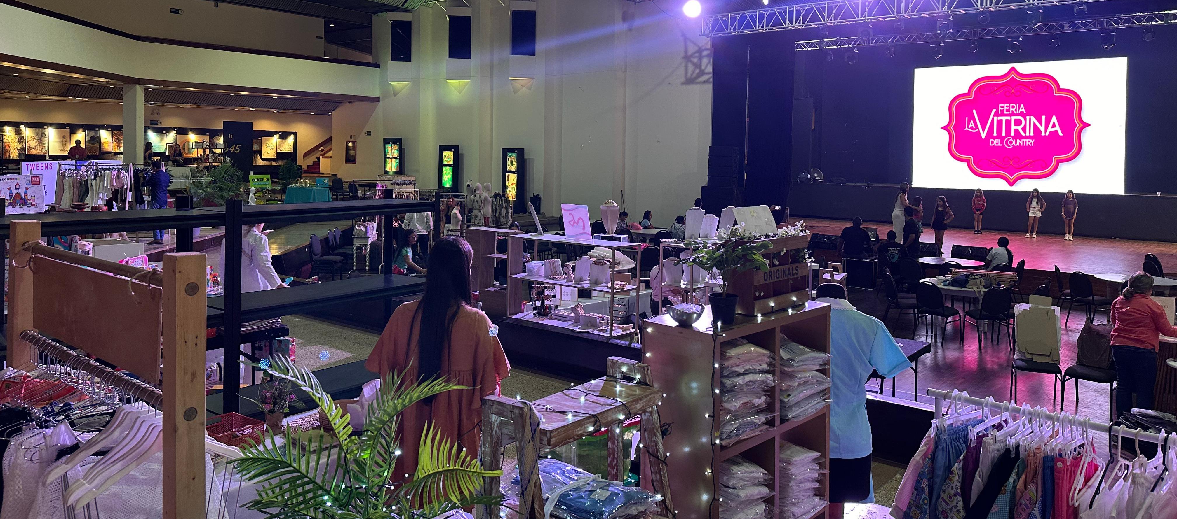 La feria está ubicada en el Salón Jumbo.