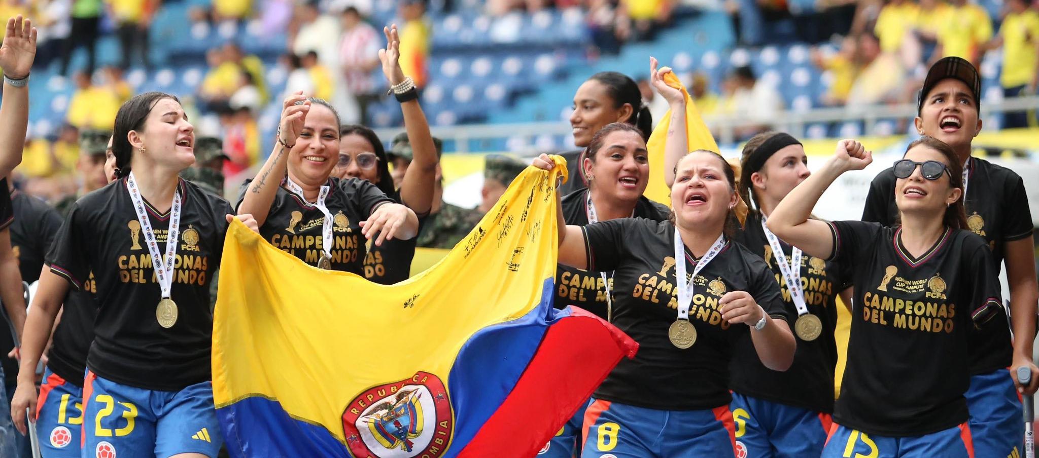 El recorrido de las jugadoras en la pista atlética.