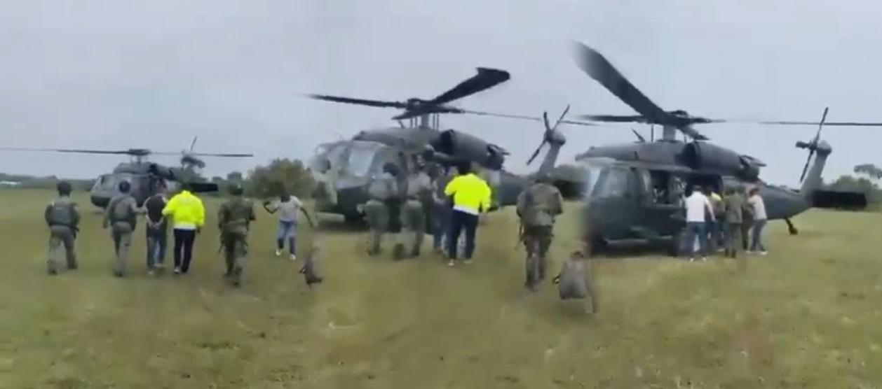 La captura de este hombre fue realizada por tropas del Ejército y uniformados de la Policía. 