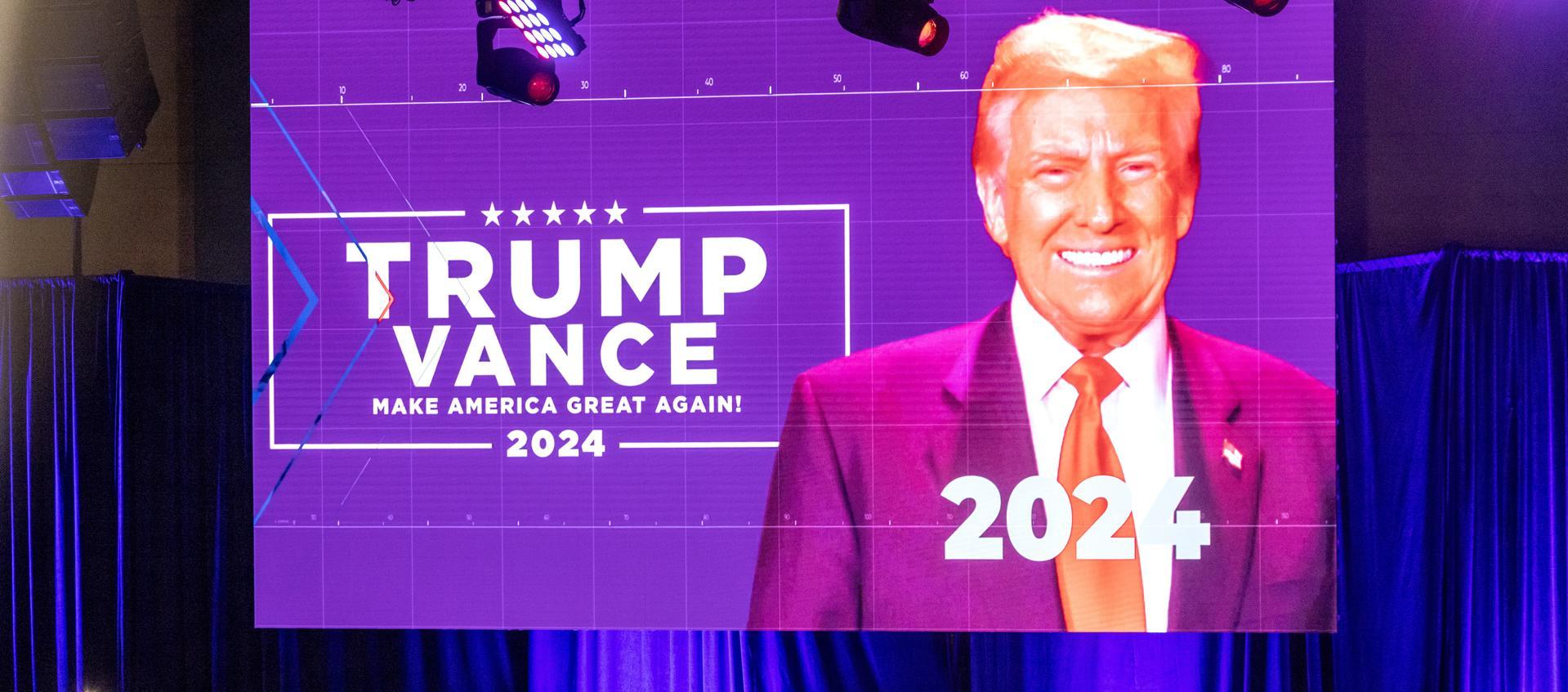 Seguidores republicanos celebran la victoria de Donald Trump en West Palm Beach, Florida.