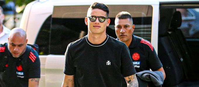 James Rodríguez en su llegada a la concentración.