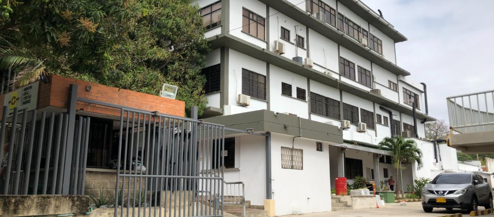 Fachada de Medicina Legal.