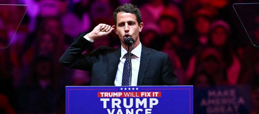 El comediante Tony Hinchcliffe.