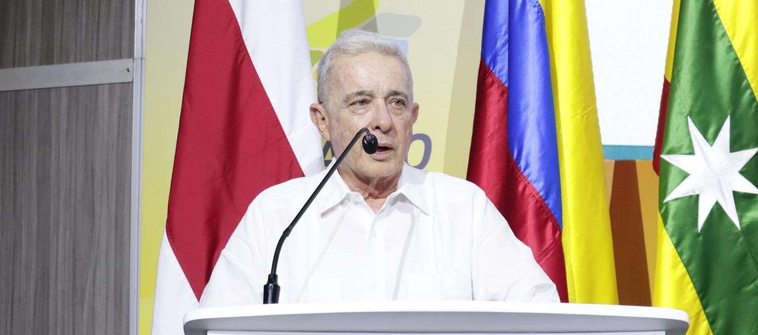 Álvaro Uribe.