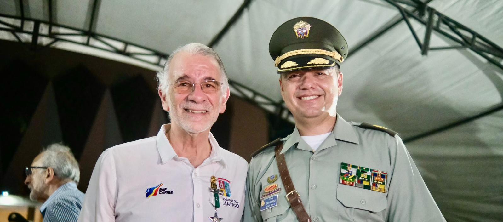 El Gobernador Eduardo Verano con el comandante de la Mebar, coronel Edwin Urrego.