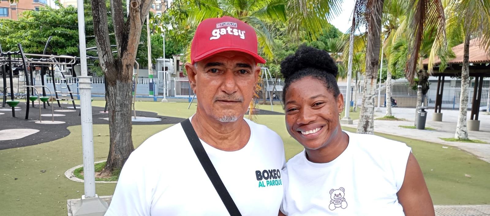 Angie Valdez con su primer entrenador, Luis Villarreal.