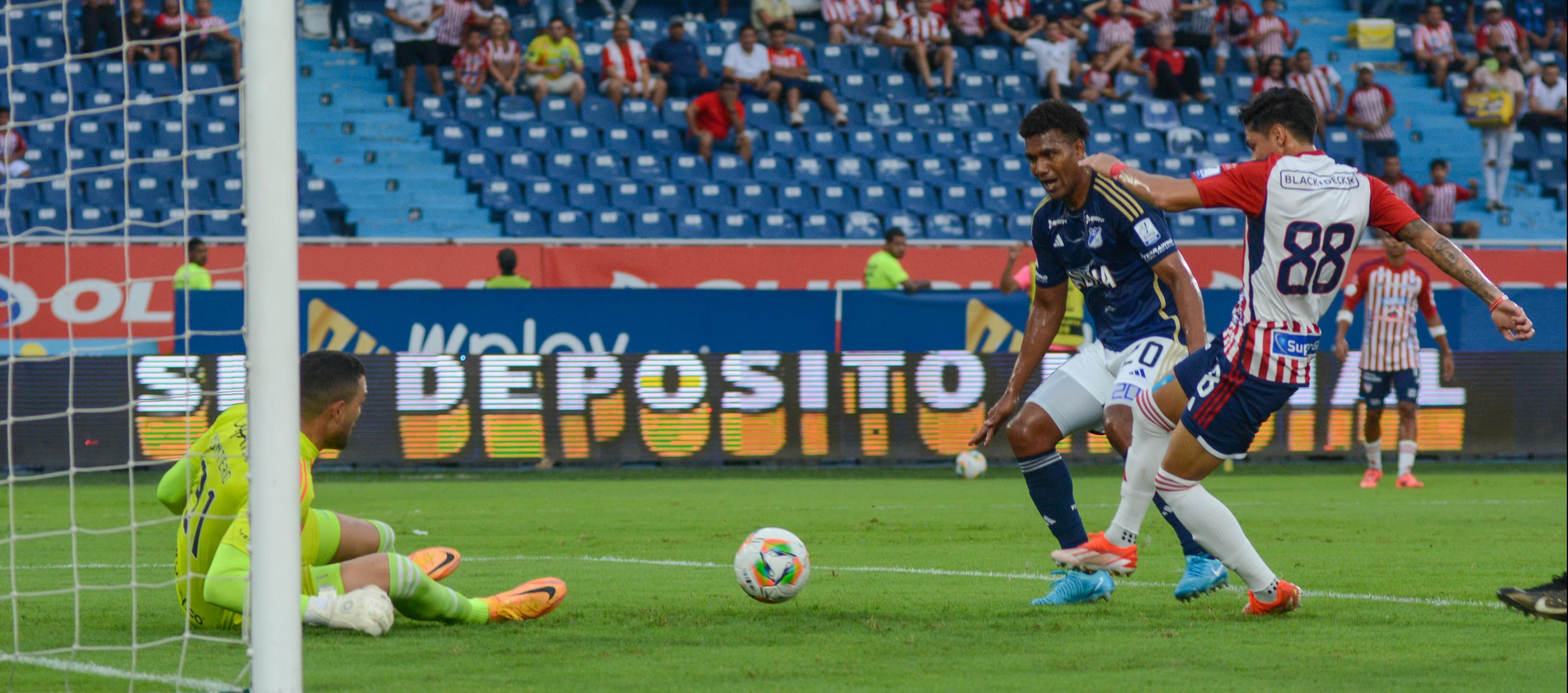 Una ocasión clara de gol para Junior que Bryan Castrillón no pudo resolver en el primer tiempo. 
