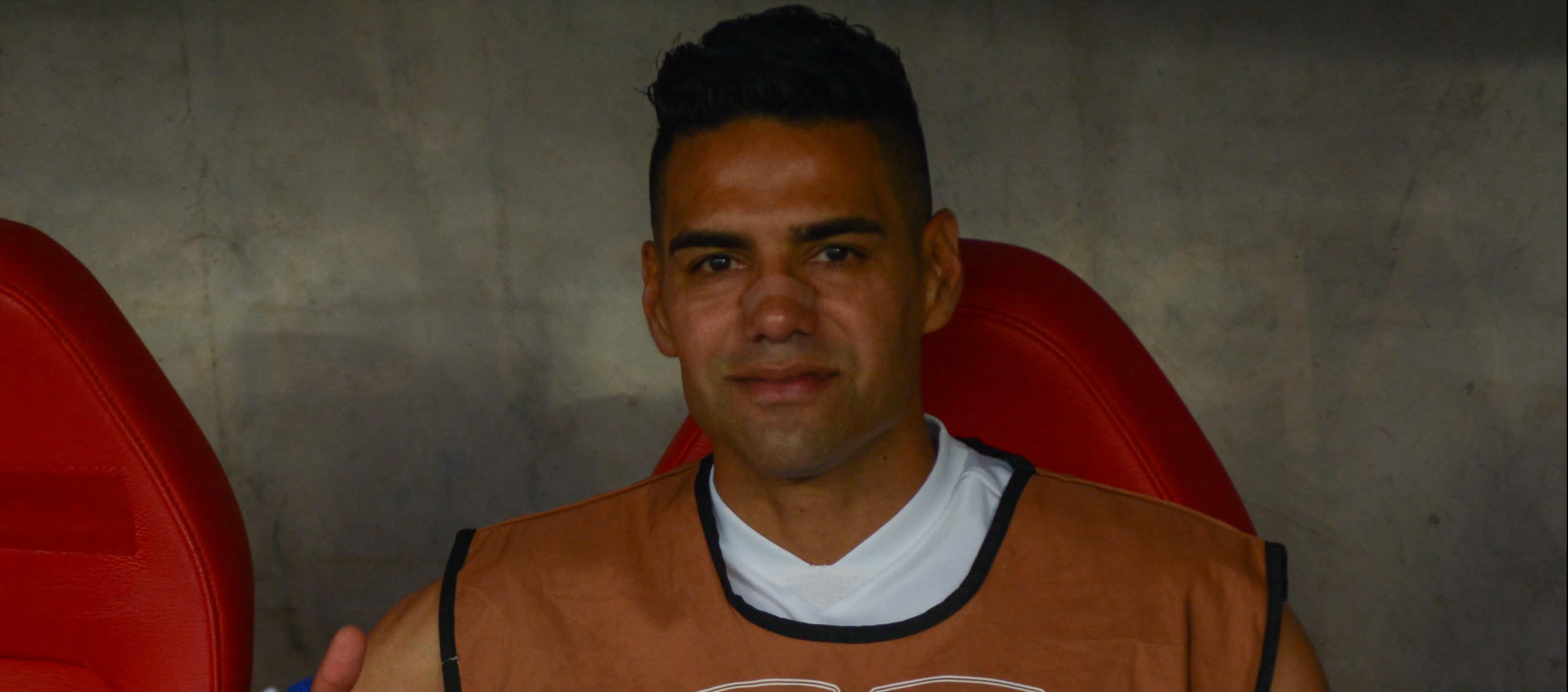 Radamel Falcao García inició en el banco de suplentes de Millonarios. 