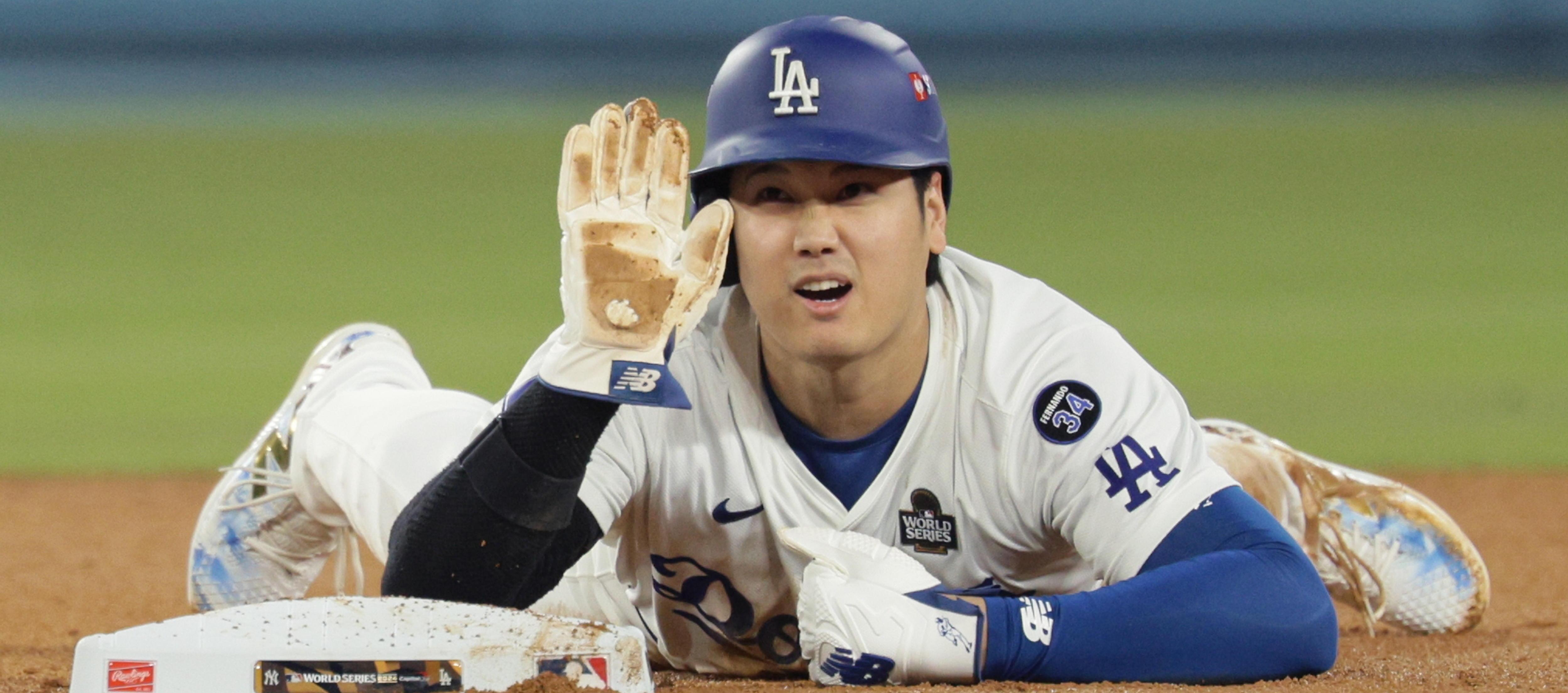 Shohei Ohtani se lesionó durante el segundo juego de la Serie Mundial contra los Yanquis. 