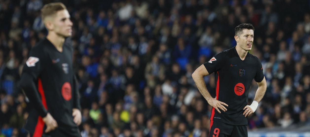 Fermín Lópezy Robert Lewandowski durante el partido contra la Real Sociedad.
