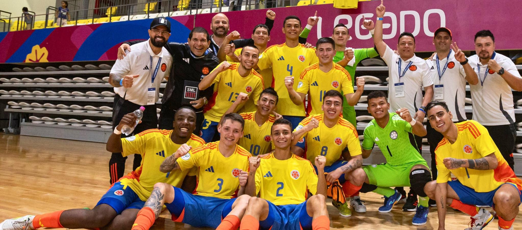 Selección Colombia sub-20 de Futsal dirigida por Roberto Bruno.