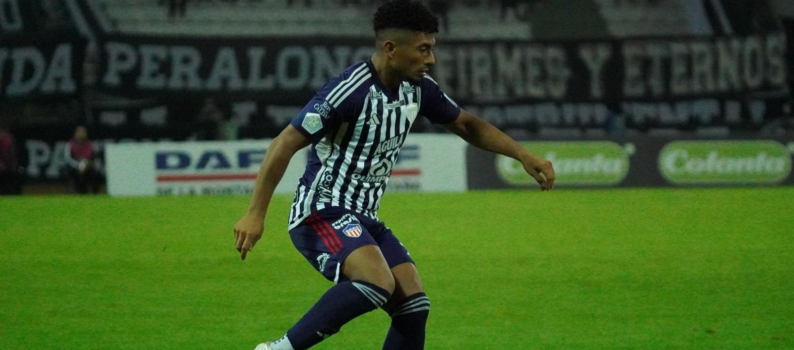 Edwin Herrera, lateral derecho del Junior.