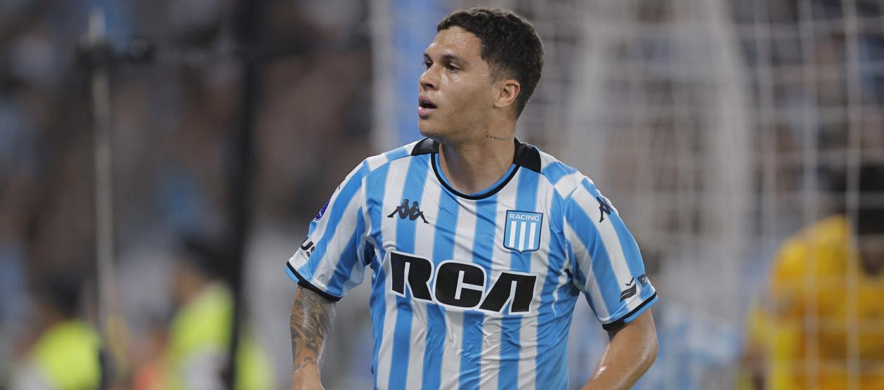 Juan Fernando Quintero fue figura con un doblete en el triunfo de Racing sobre Corinthians, en la Copa Sudamericana. 