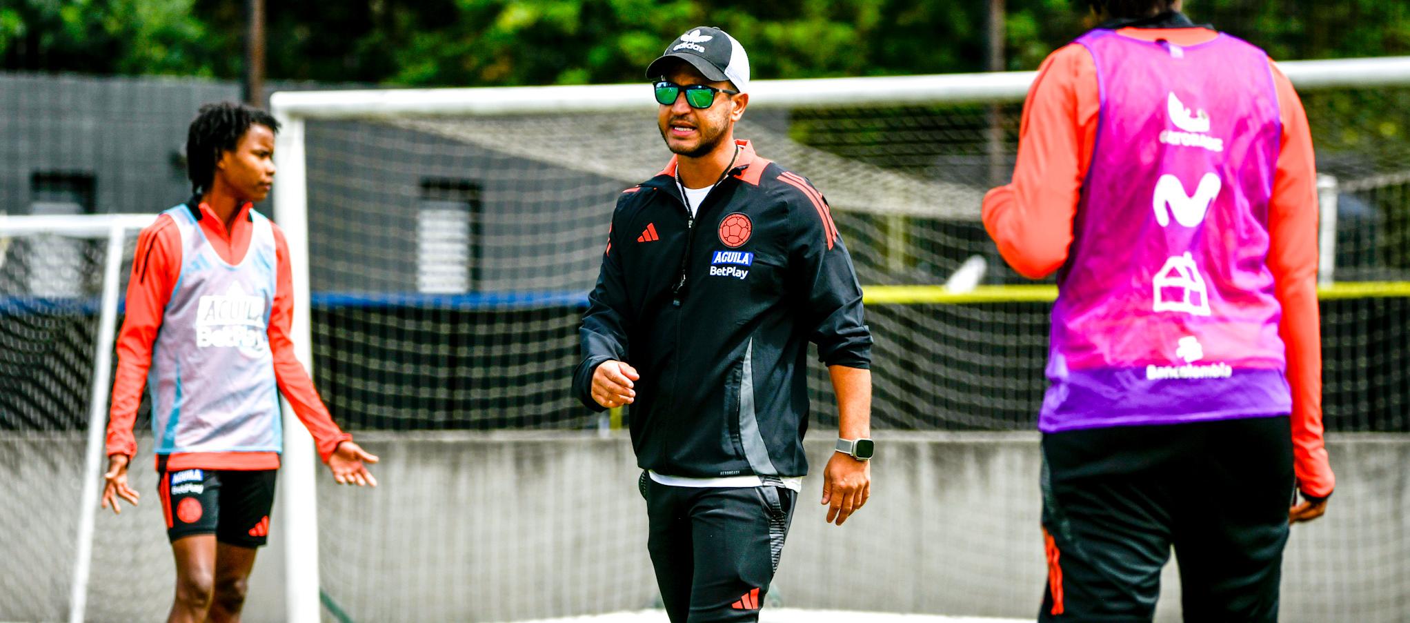 Ángelo Marsiglia, técnico de la Selección Colombia femenina. 