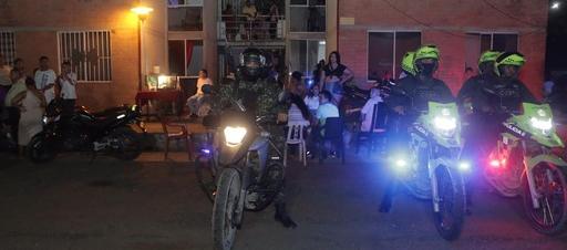 Los efectivos realizaron registros a personas, establecimientos y vehículos. 