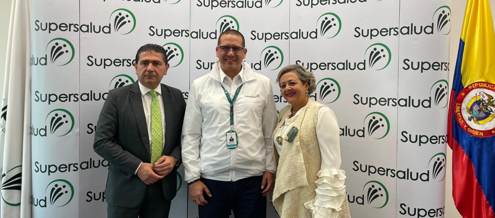 Juan Carlos Giraldo, director de Achc; Giovanny Rubiano, superintendente de Salud; Olga Zuluaga, directora Ejecutiva de Acesi.