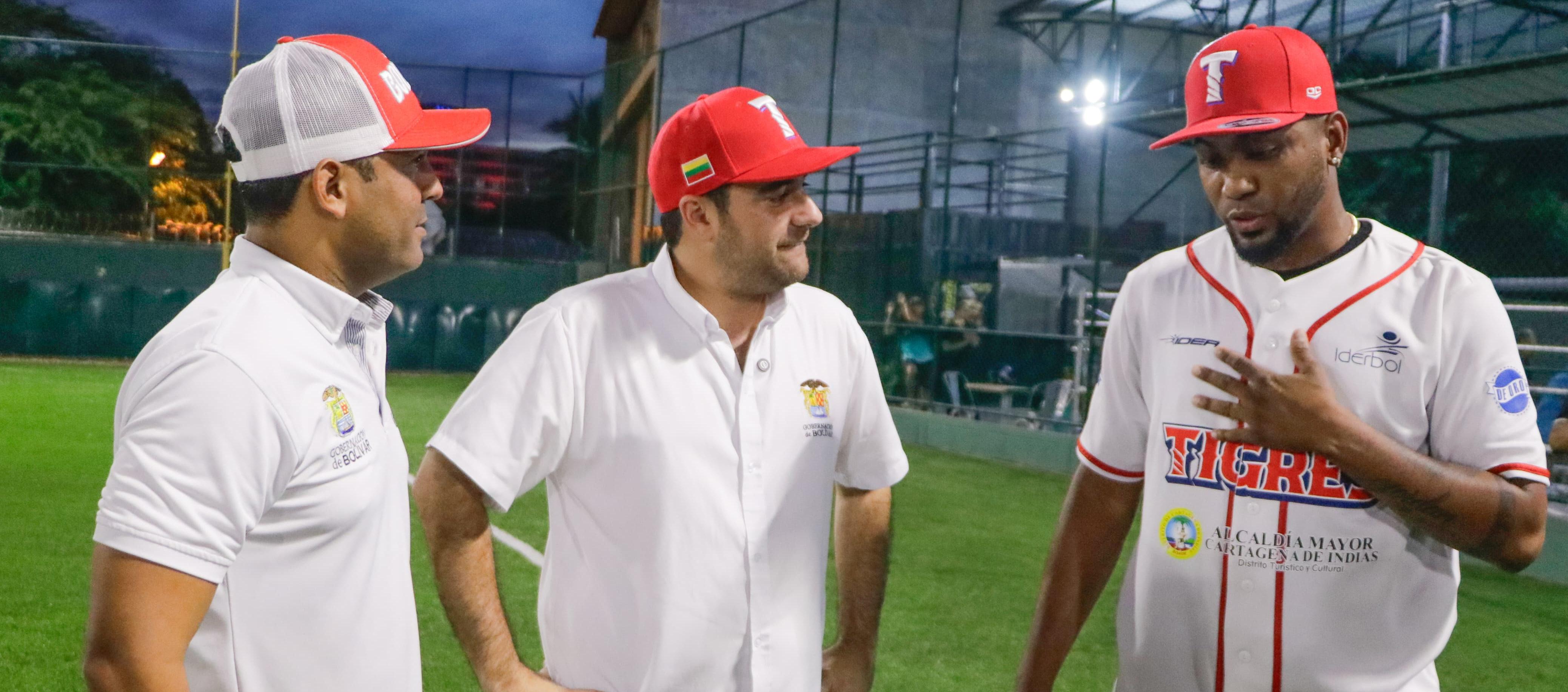 Julio Teherán acompañado del gobernador de Bolívar, Yamil Arana. 