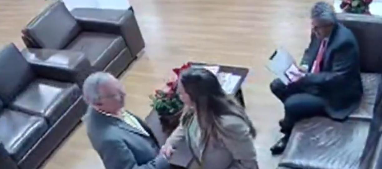 El entonces ministro Ricardo Bonilla y Luis Fernando Velasco en una de esas reuniones. 