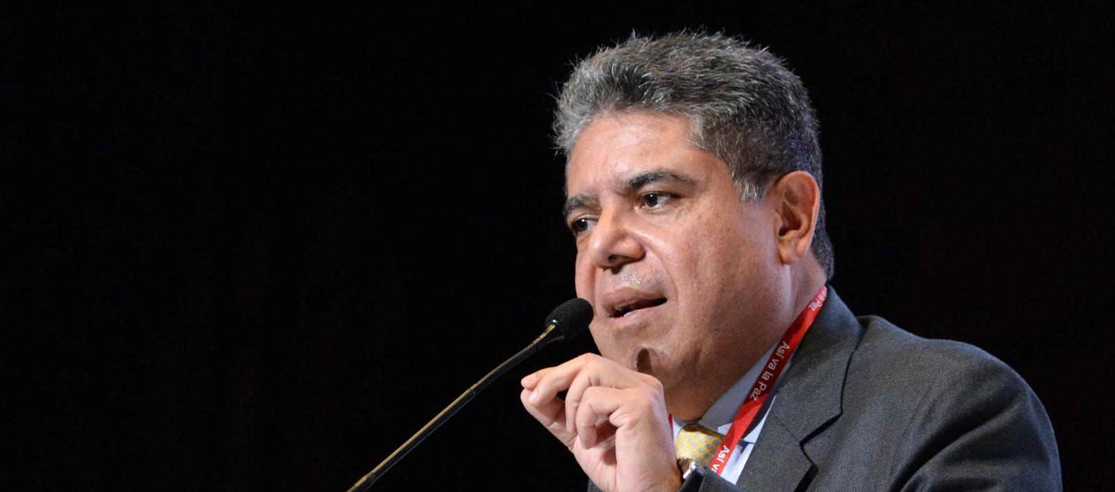 El Contralor Carlos Hernán Rodríguez.