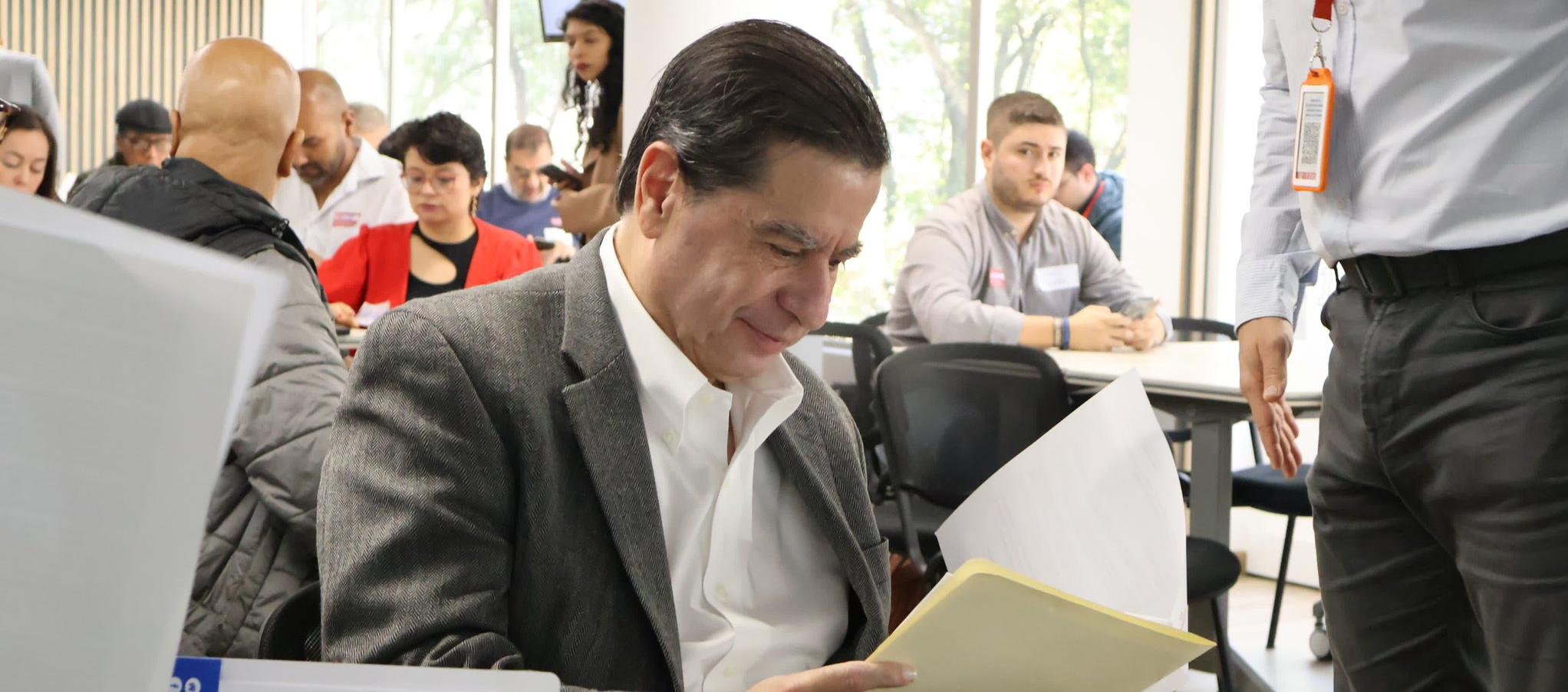 Juan Fernando Cristo, Ministro del Interior.