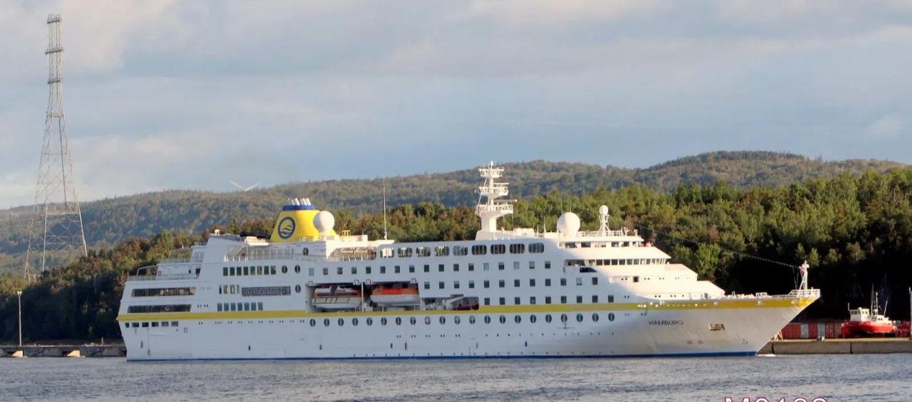 El MS Hamburg, de la línea alemana Plantours Kreuzfahrten