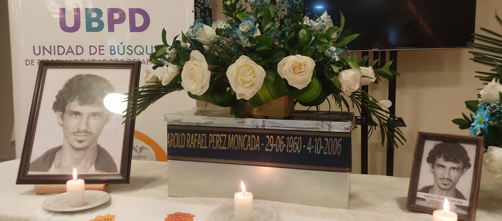 Entrega de restos de las cinco víctimas de 'falsos positivos'. 